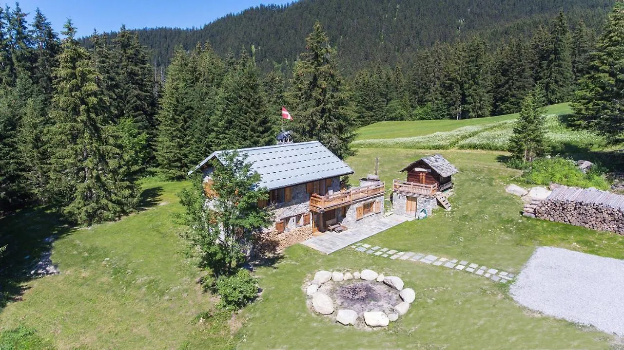 Chalet bergerie au coeur du golf de Méribel Les Allues